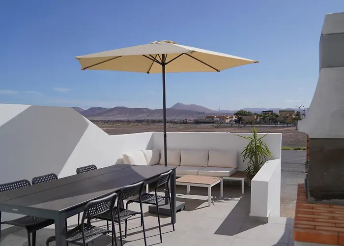 Apartment Casa Fuerteremote - New And Modern House With Office & Pool In Corralejo